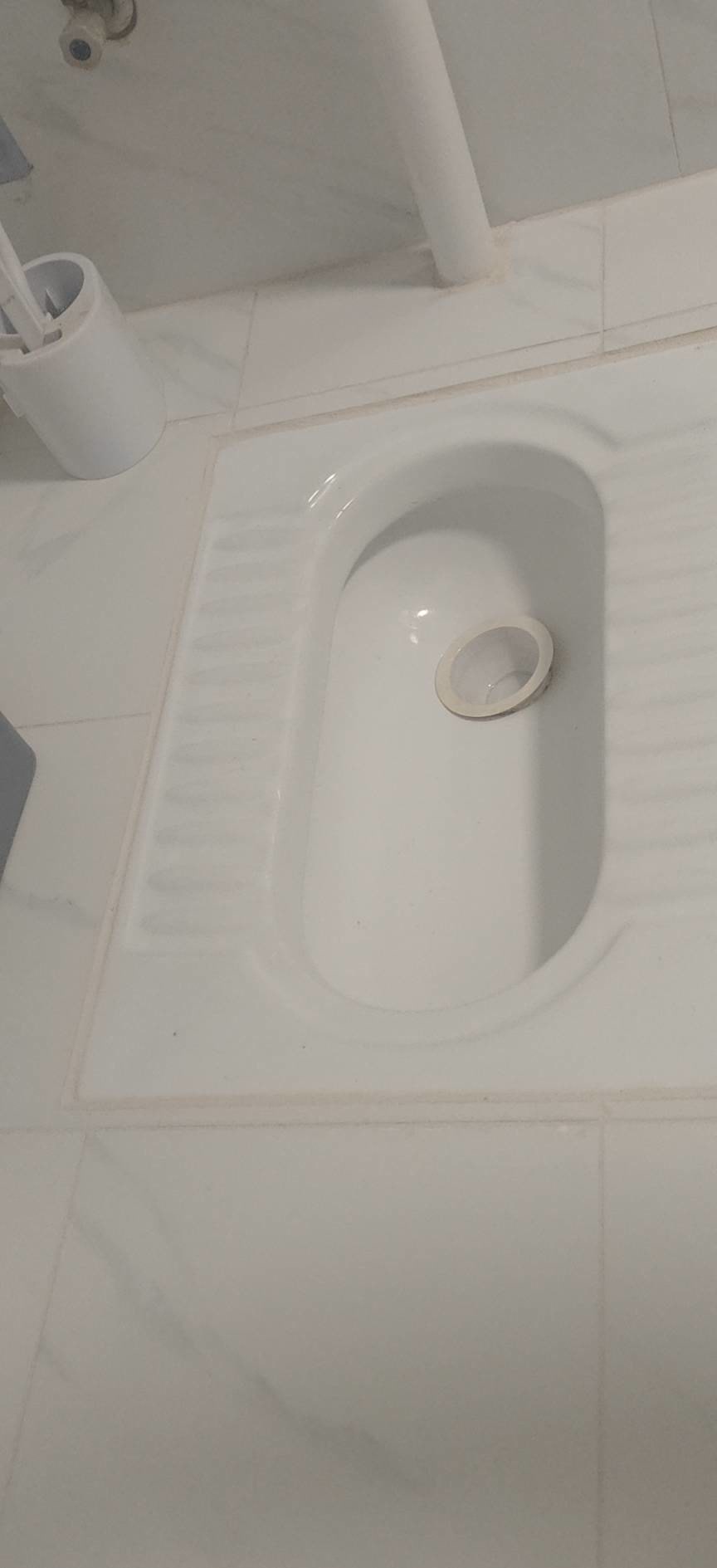 光荣西路:蹲便器收口状态